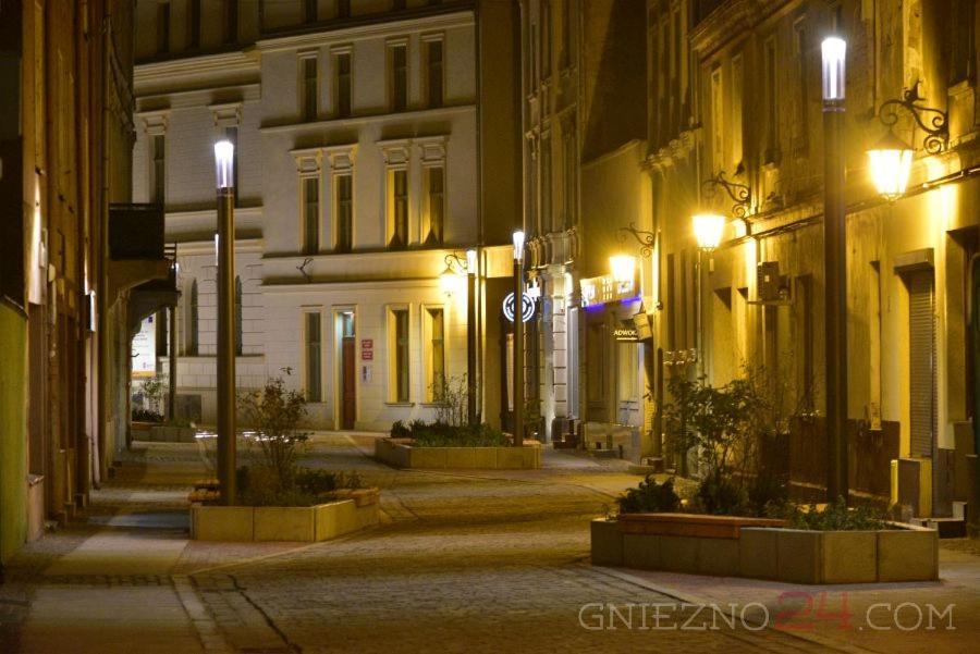 Aparthotel Rezydencja Marzec Gniezno Exterior foto